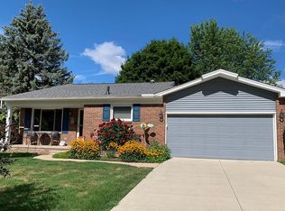 1672 Dancer Dr, Rochester Hills, MI 48307