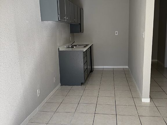 3rd image of 2426 Statz St APT 6