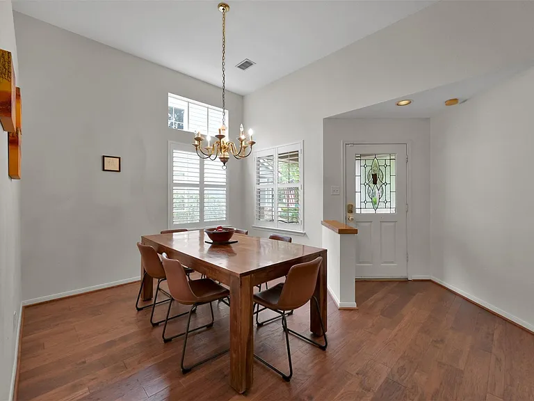 24 E New Avery Pl — Photo 4