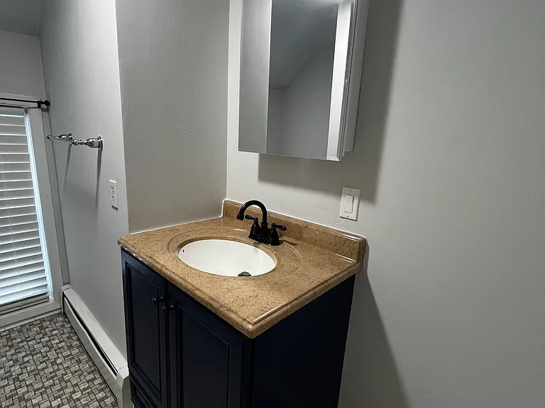 136 Grove Ave #2 — Photo 6