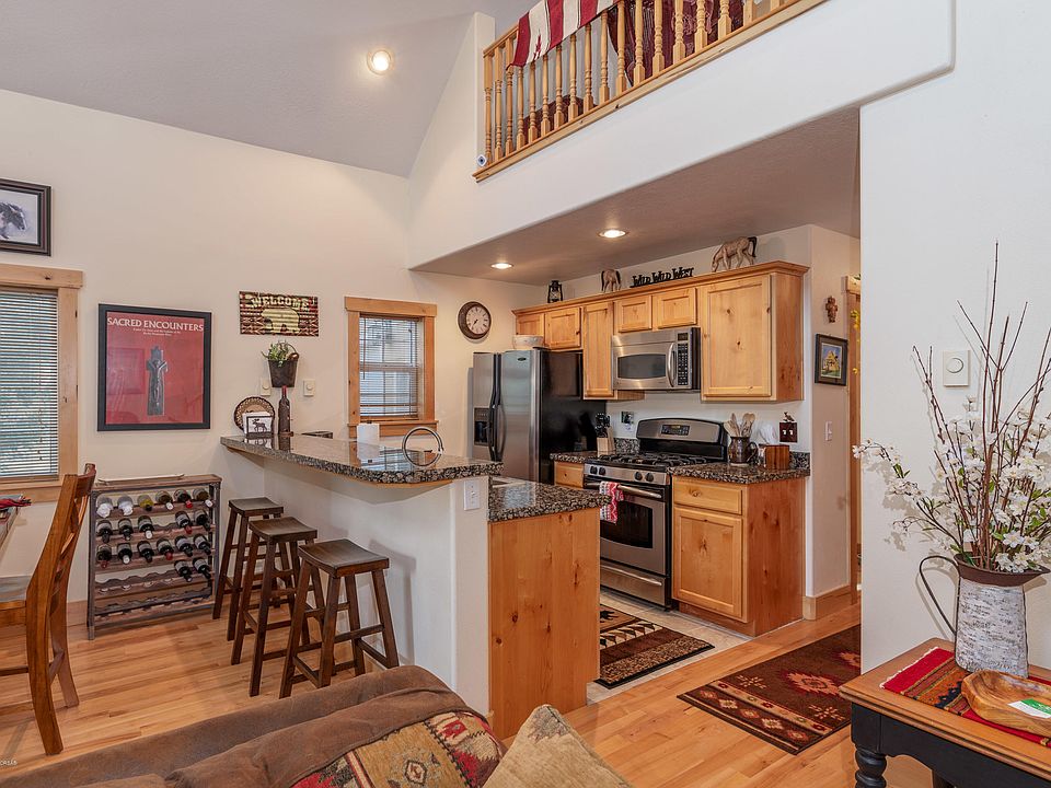 825 Streamside St Driggs, ID, 83422 Apartments for Rent Zillow