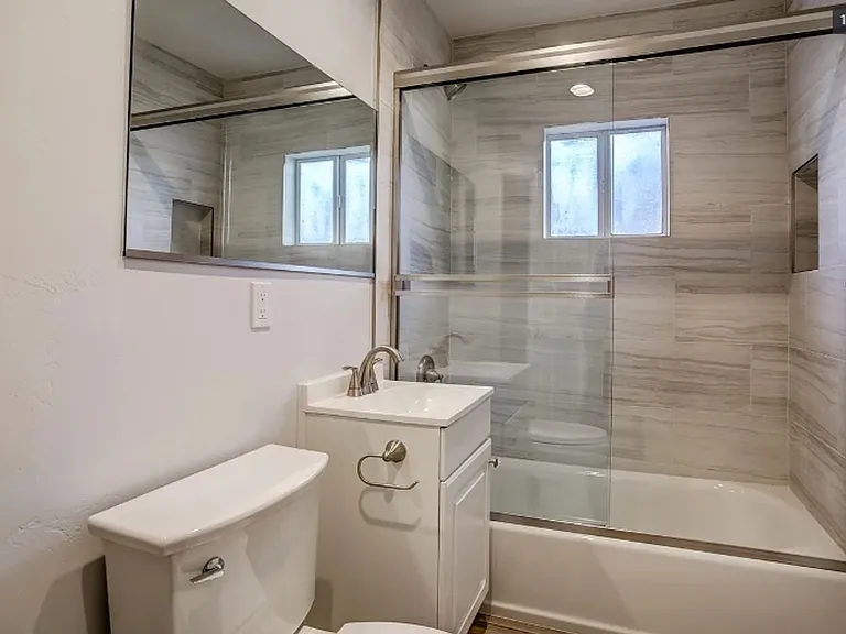 849 W. 11th Street — Photo 9