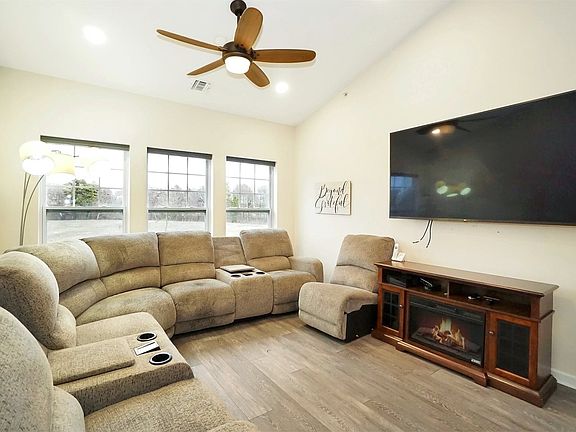 5th image of 28 Cricket Ct #28