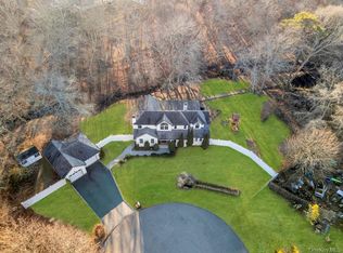 20 Tulip Court, Moriches, NY 11955