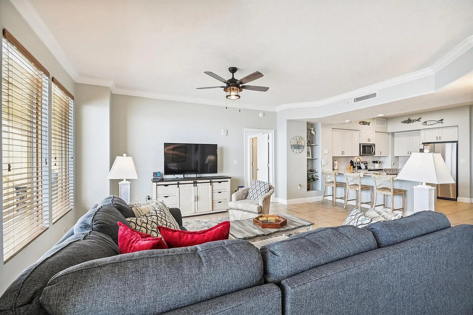 2 bed, 2.0 bath, 1194 sqft, $5,136 — Photo 3