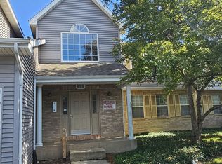 300 Village Creek Dr UNIT 2A, Lake In The Hills, IL 60156