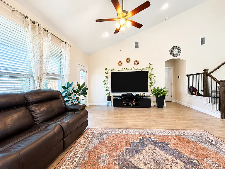 3109 Maysilee St — Photo 7