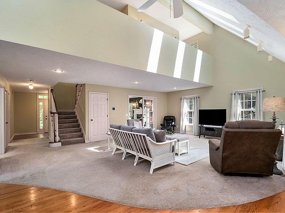 3rd image of 8162 Fernwood Dr