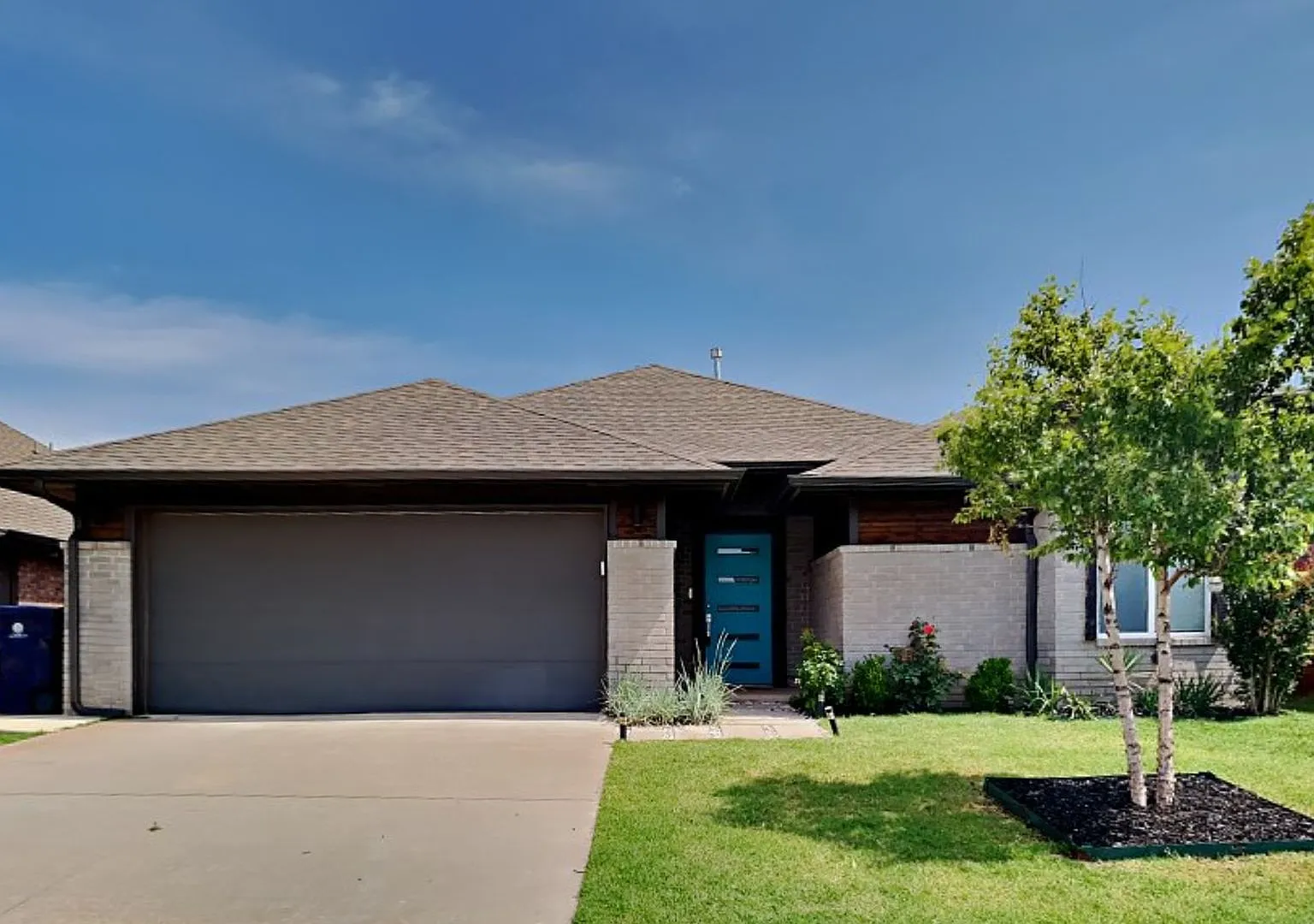 Luxurious 4 Bedroom 2 Bathroom modern home in Deer Creek Schools with Sprinkler System (Rockwell ... — Photo 2
