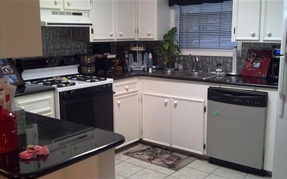 5th image of 110 Rosemary Dr