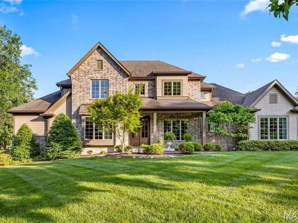 50 Meadowbrook Country Club Est, Ballwin, MO 63011