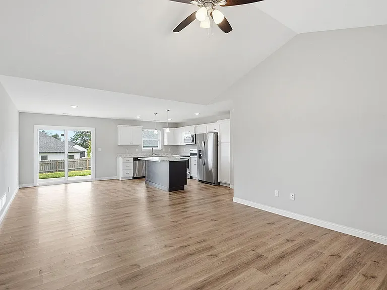 5502 Geyser Blvd — Photo 5