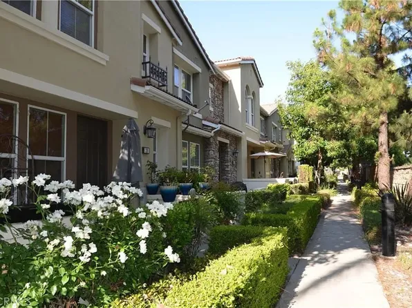 15723 Parkhouse Dr Unit 40, Fontana, CA 92336