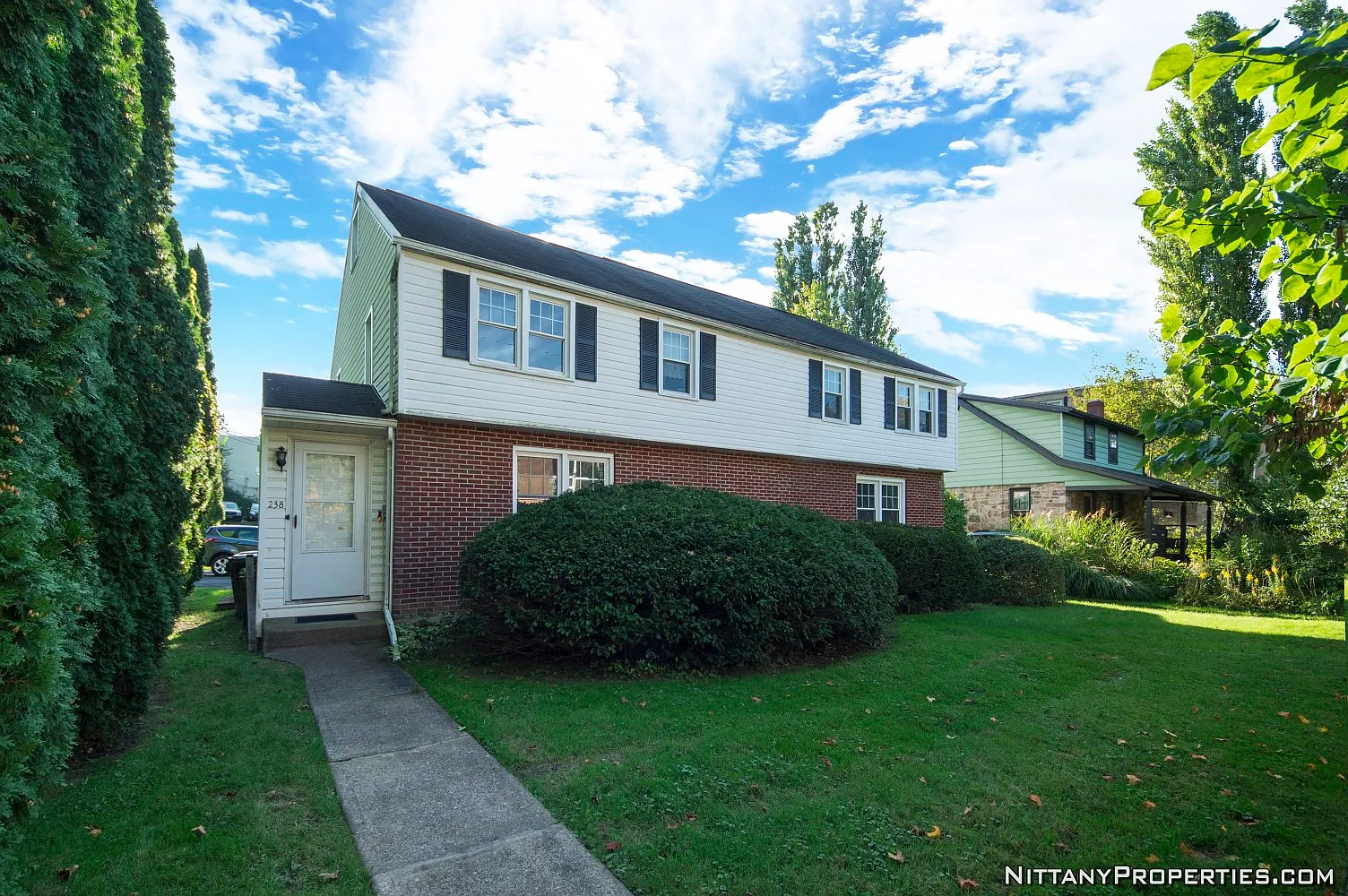 3 bed, 1.5 bath, 1300 sqft, $2,750 — Photo 1