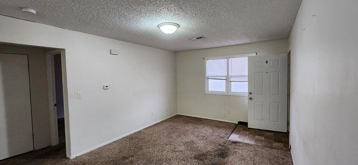 Building Photo - 2110 Bradley Ct