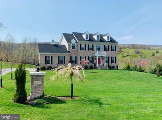 35124 Greyfriar Dr, Round Hill, VA 20141