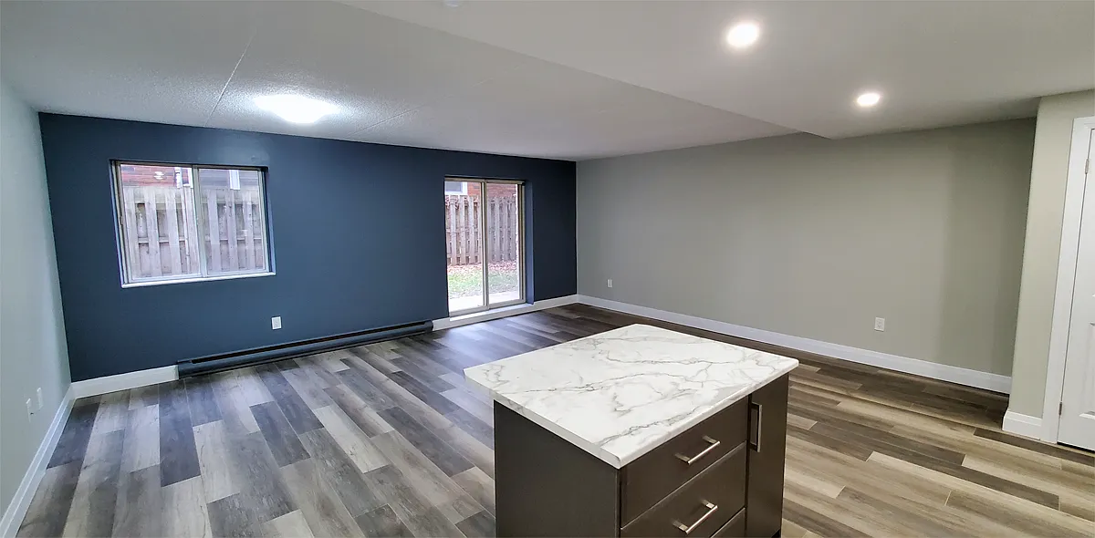 349 Queenston Street — Photo 3
