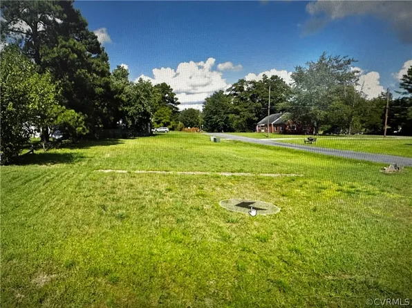 1500 W Carolina Ave, Crewe, VA 23930