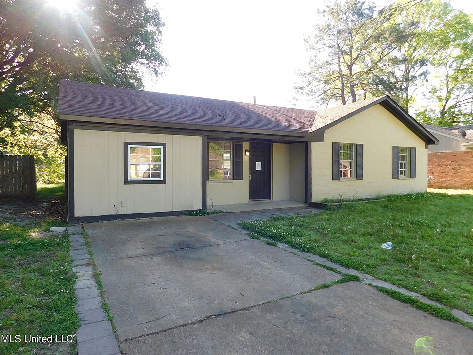 1st image of 2811 Briarwood Dr
