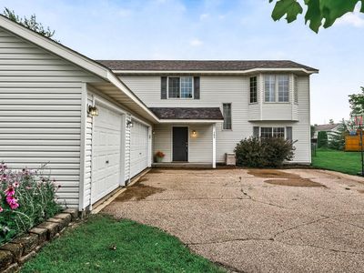 705 S Maple St, Belle Plaine, MN, 56011