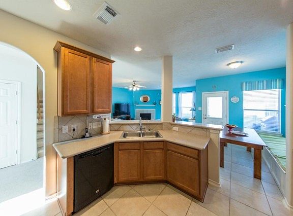 3rd image of 629 Eastwellglen Ln
