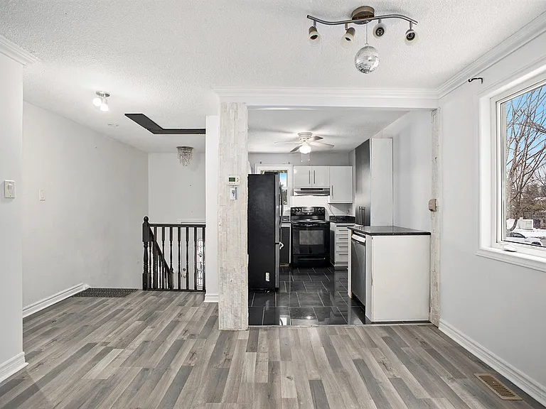 159 Castlefrank Rd #159 — Photo 4