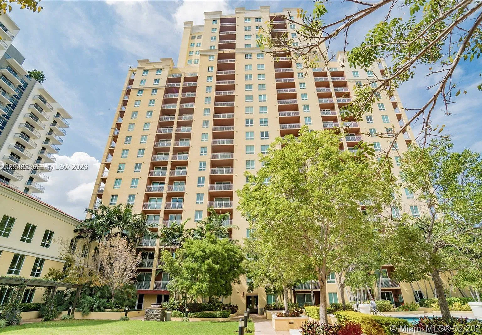 Toscano Condo — Photo 2