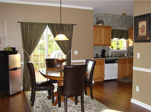 Dining Room w/Deck Access