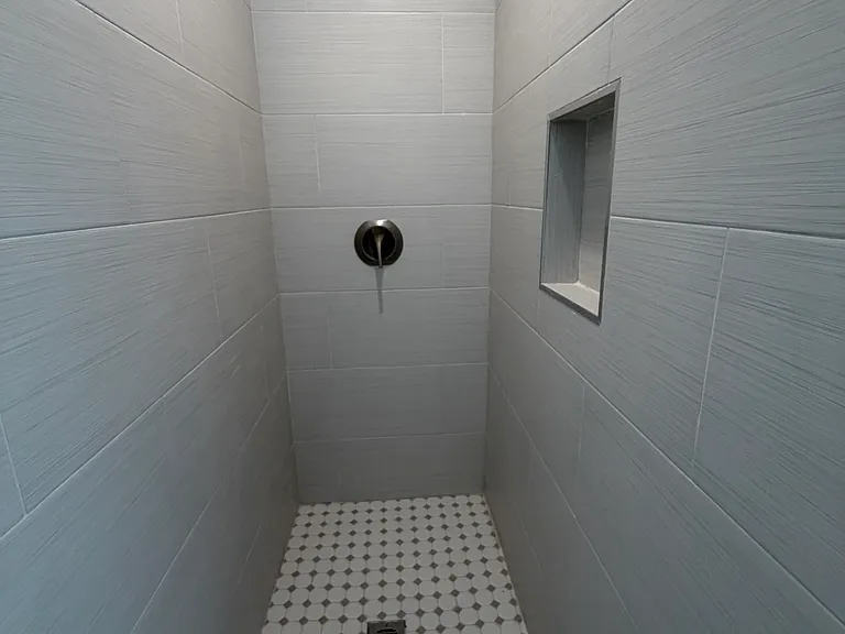 1515 E Rowland Ave — Photo 13