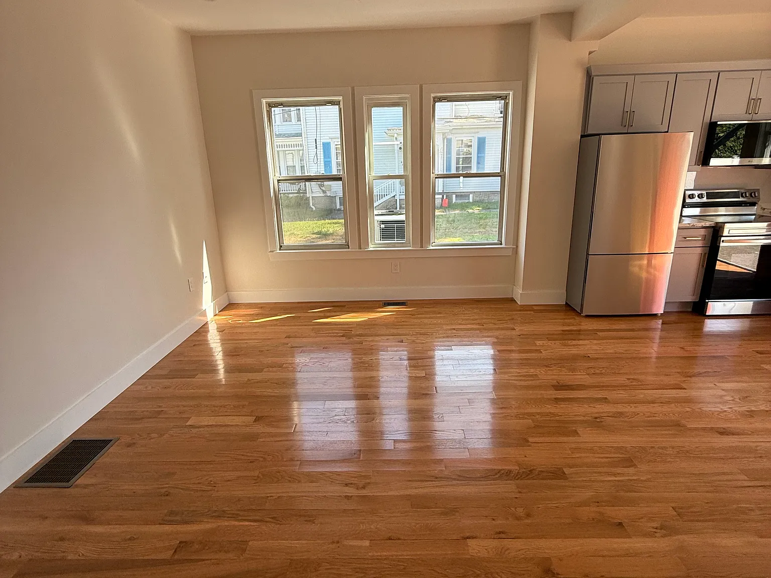 2 bed, 800 sqft, $2,650 — Photo 3