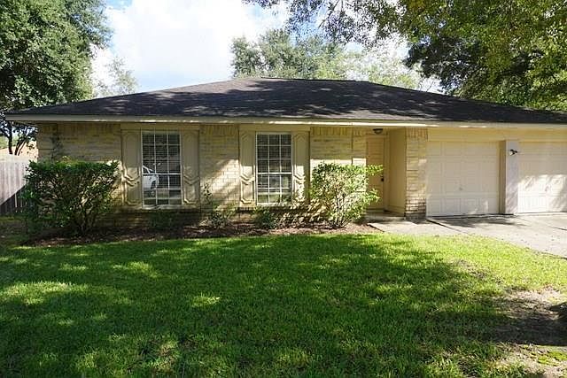 1st image of 122 Woodcrest Dr