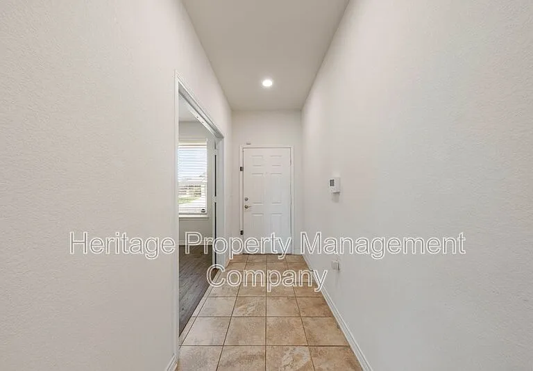 7347 Bluebonnet Bay — Photo 4