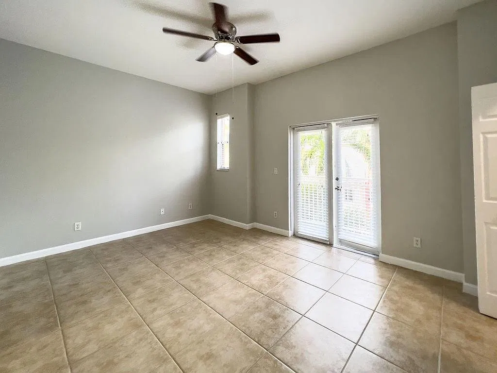 2 bed, 1.5 bath, 1414 sqft, $2,700 — Photo 3