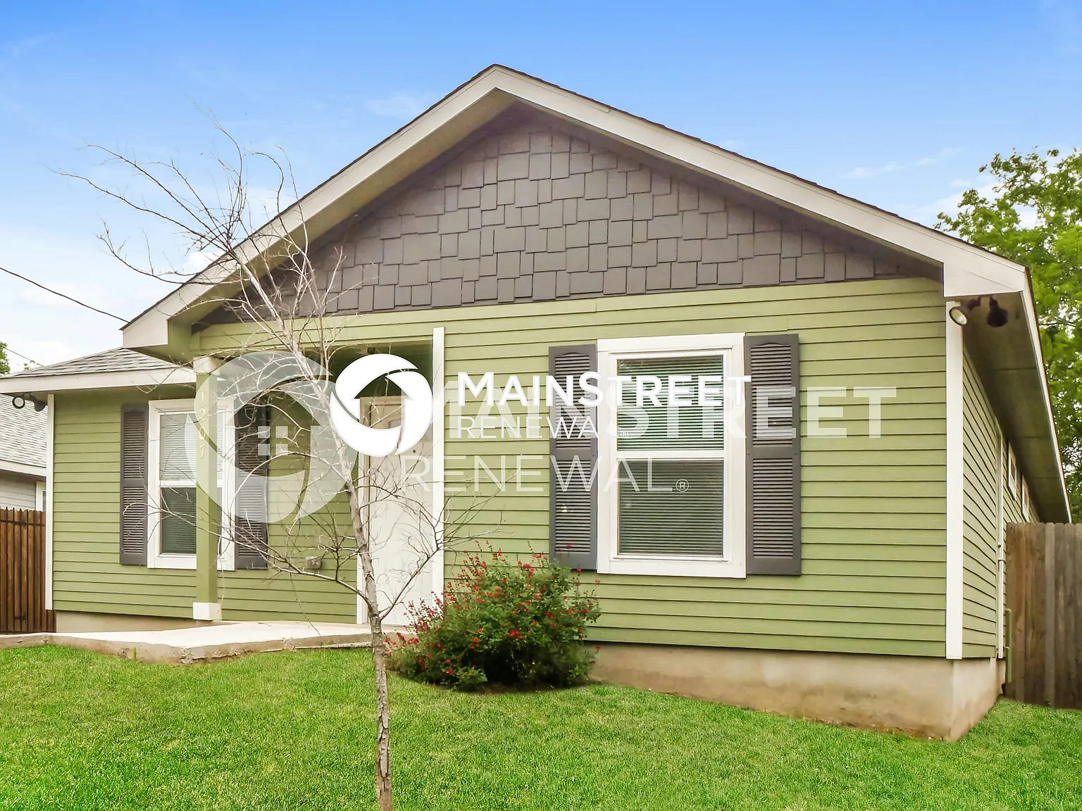 1207 Hortencia Ave — Photo 3
