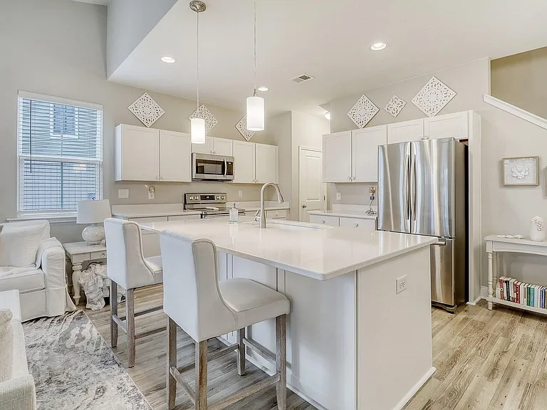 7793 Montview Rd — Photo 4