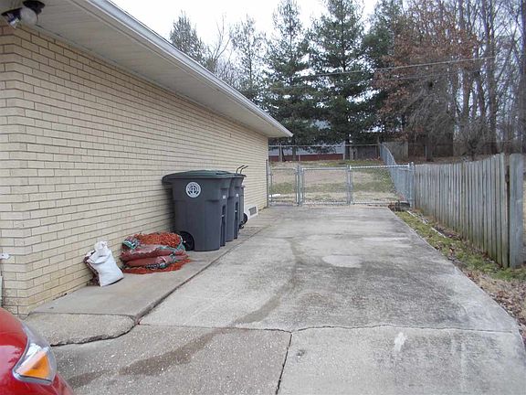 2nd image of 6125 Hickory Hill Ln