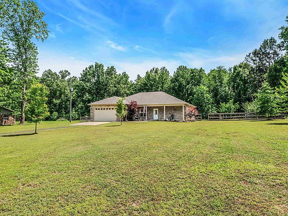 2nd image of 846 Sweetwater Dr