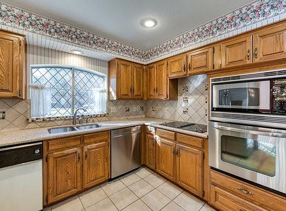 5th image of 1736 Woodhill Ct