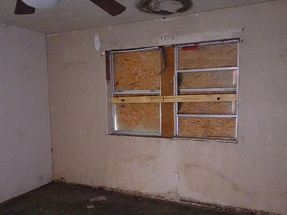3rd image of 604 W 4th St
