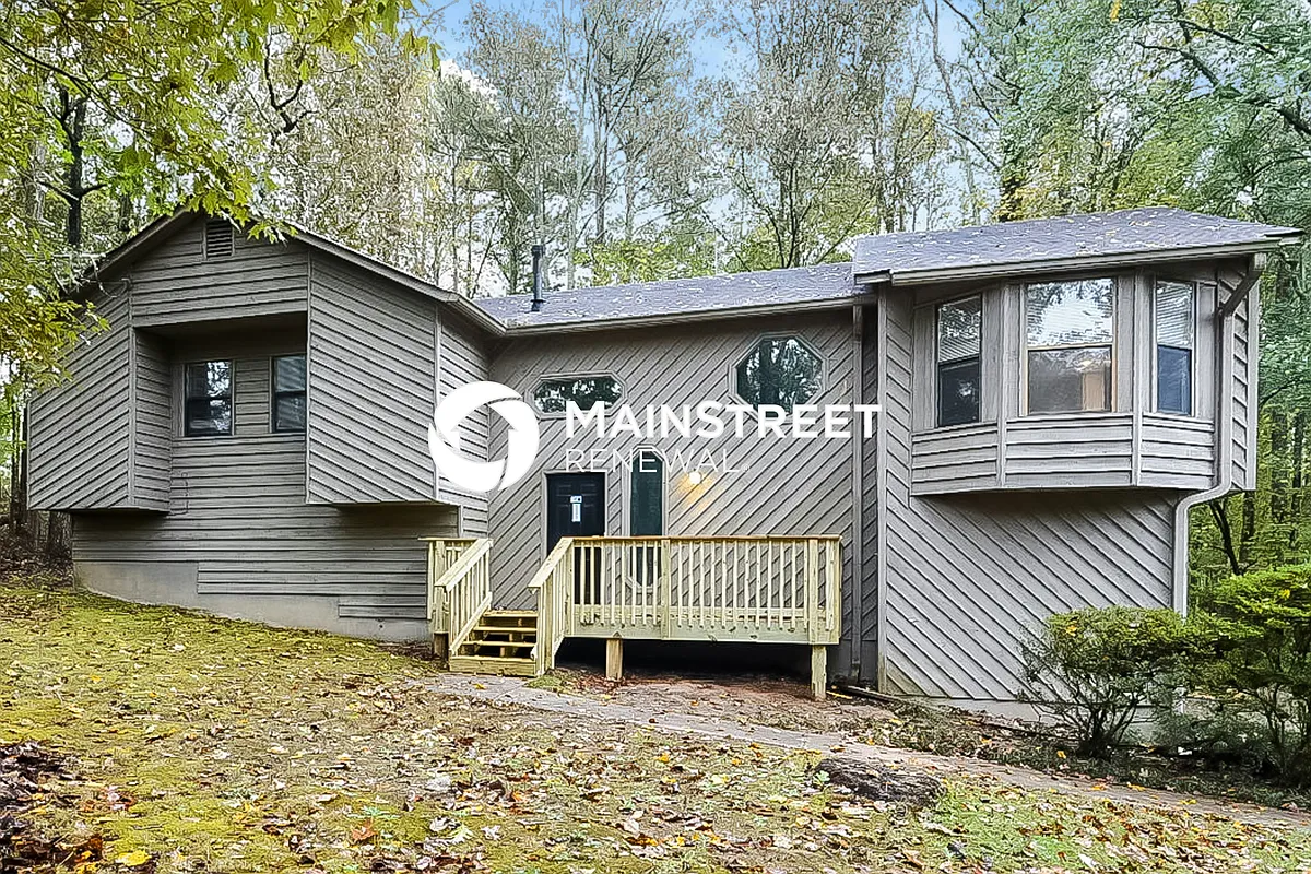 Front View - 616 Rivercrest Dr