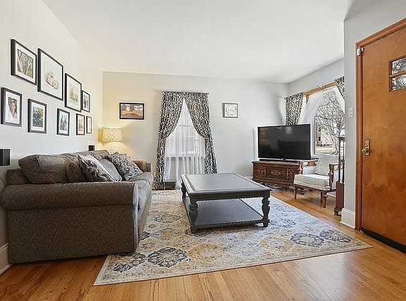 3rd image of 658 1st St