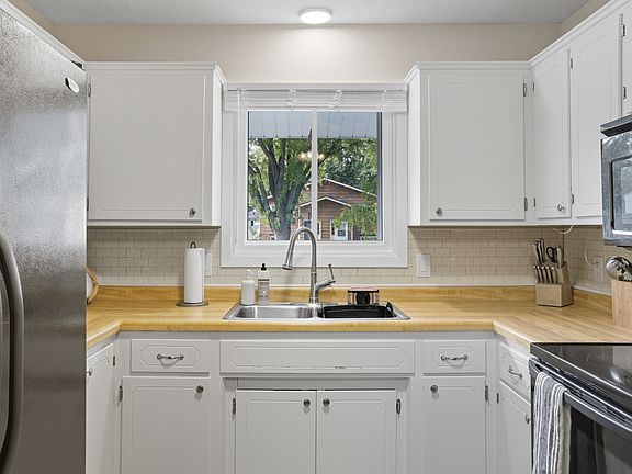 5th image of 4626 13th Ave NW