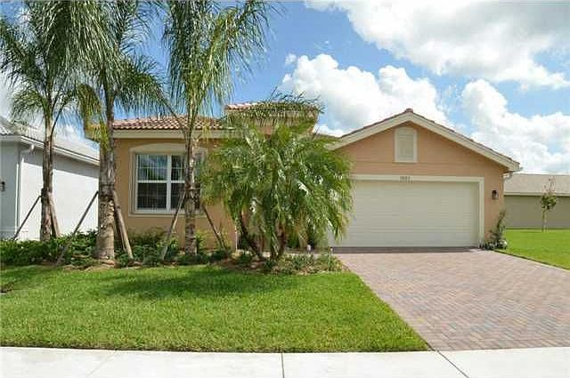 Home For Sale In Valencia Reserve