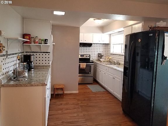 2nd image of 628 NE Channon Ave