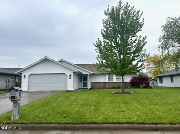 1609 Colonial Ln, Bryan, OH 43506
