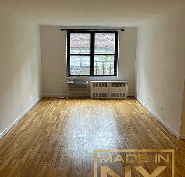 327 W 30th St #4B — Photo 1