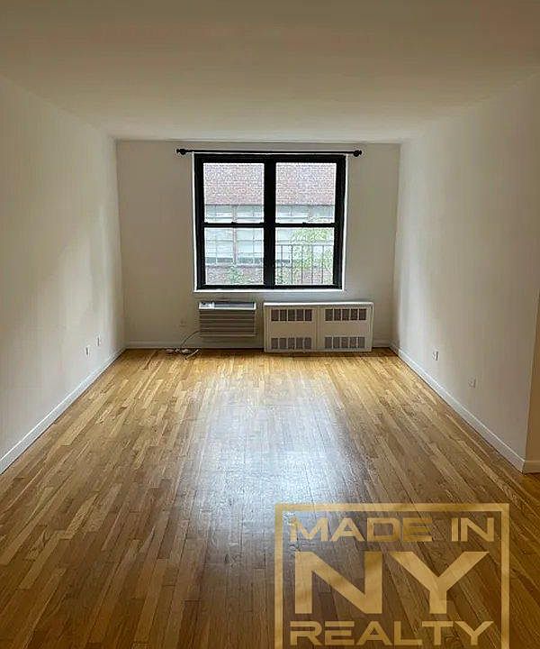 1st image of 327 W 30th St APT 4B
