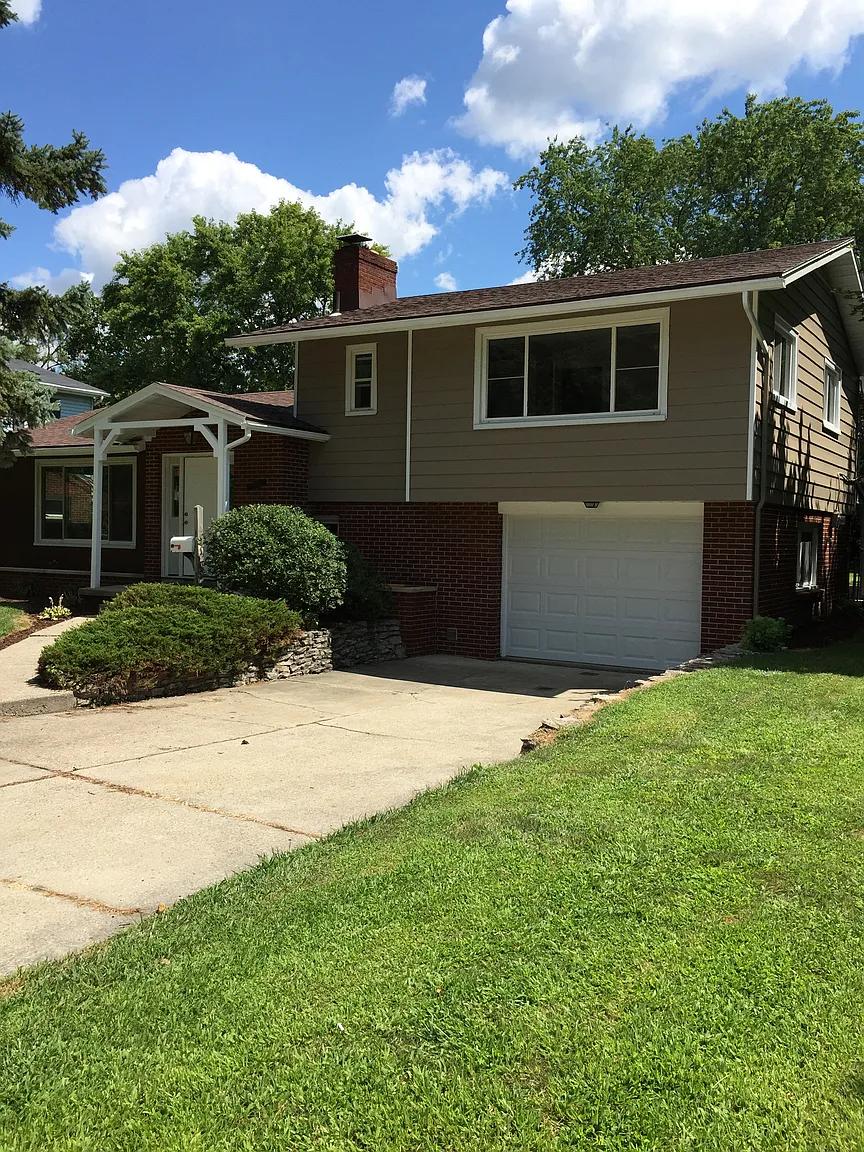 1022 Scribner St photo 1