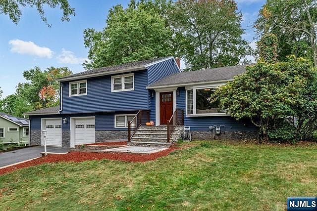 1st image of 717 Orange Ct