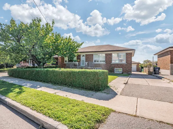 12 Erie St, Toronto, ON M6L 2P7